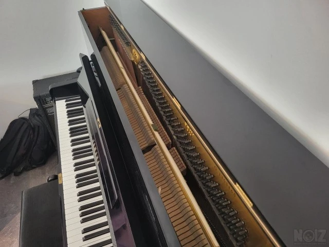 Yamaha U1G