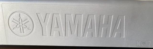 YAMAHA PSR-E323  Keyboard  61 Key Portab