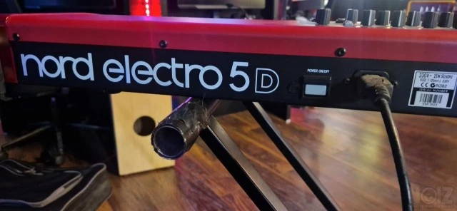 Nord electro 5d 73 με hard case
