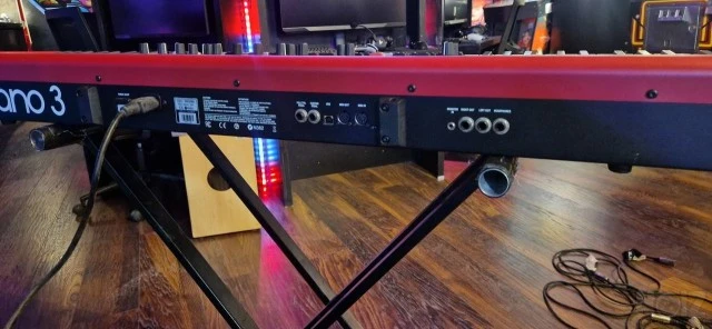Nord piano 3  88 με case και τα πενταλ τ