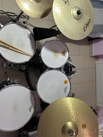 Pearl Roadshow Set with Cymbals