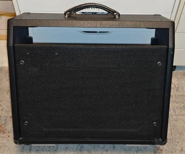 Mesa Boogie Mark IV καμπίνα combo.