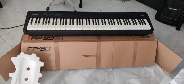 Roland fp30