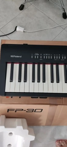 Roland fp30