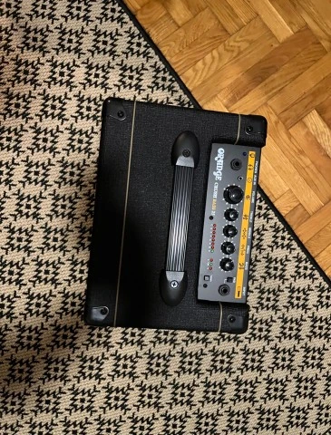 Orange Crush Bass 25 Black