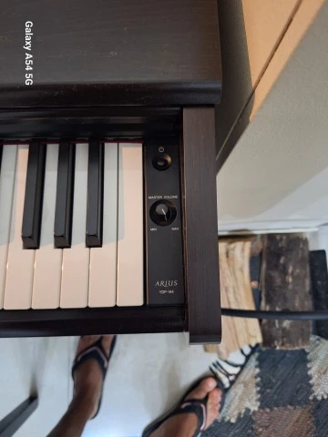 Yamaha YDP-144 
