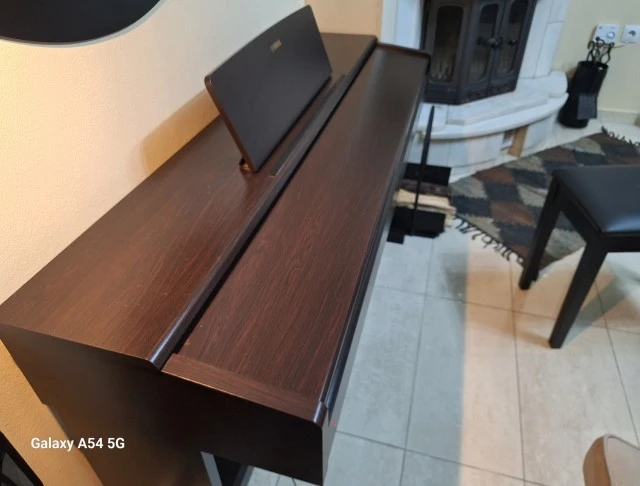 Yamaha YDP-144 