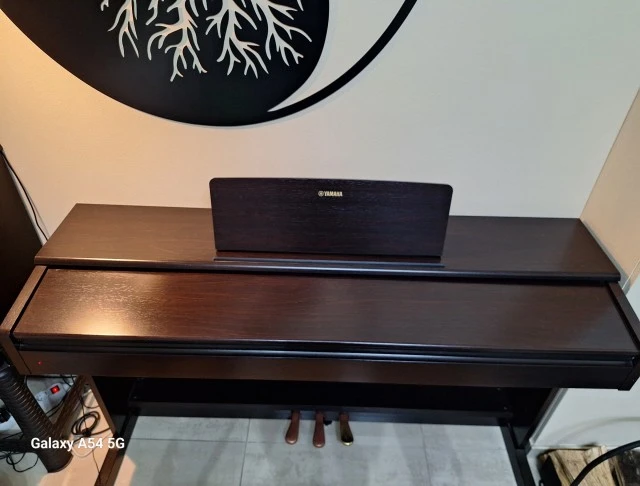 Yamaha YDP-144 