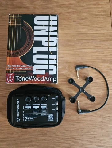 ToneWood Amp Multi-effect for acoustic guitar without amplifier