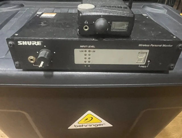 In Ear Monitor Shure