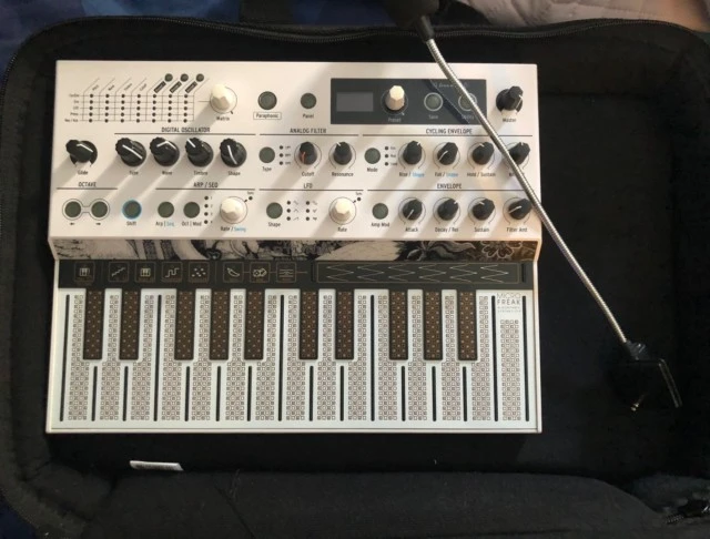 Arturia Microfreak Vocoder Edition+Mic+30Sequence