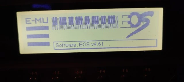 EMULATOR EMU4XT ULTRA σαν καινούργιο τέλεια κατάσταση με τη ζελατίνα στην οθόνη