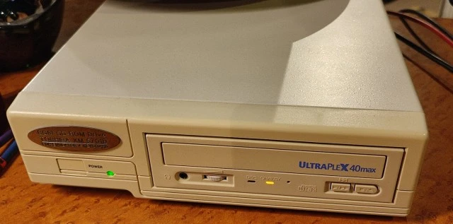 EMULATOR EMU4XT ULTRA σαν καινούργιο τέλεια κατάσταση με τη ζελατίνα στην οθόνη