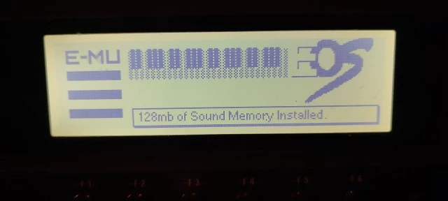 EMULATOR EMU4XT ULTRA σαν καινούργιο τέλεια κατάσταση με τη ζελατίνα στην οθόνη