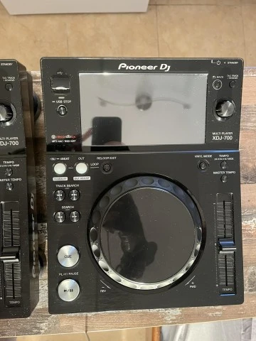 Pioneer XDJ-700 &amp; Decksavers