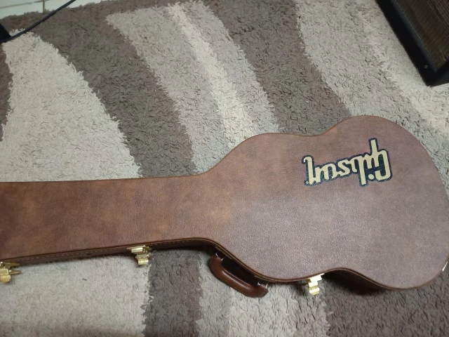Ανταλλαγή Gibson sg custom