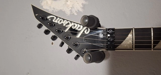 Jackson JS32