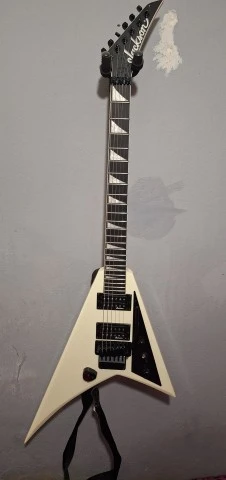 Jackson JS32