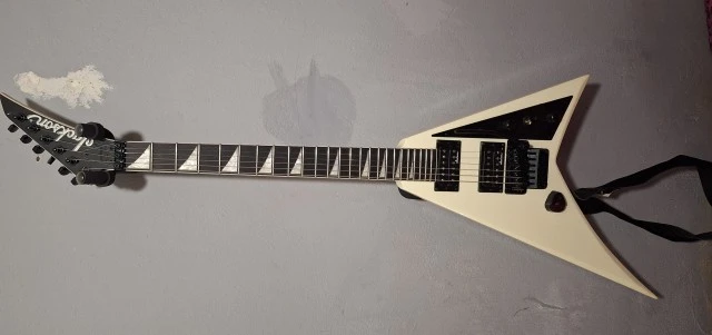 Jackson JS32