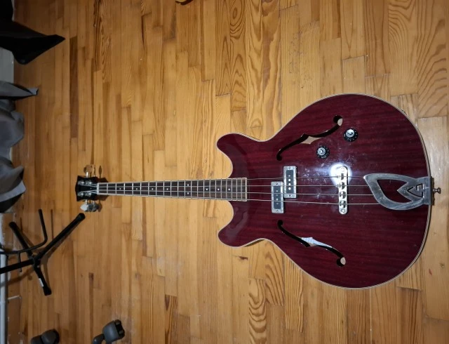 Guild Starfire Bass