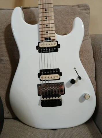 Charvel Pro-Mod San Dimas - Epiphone Matt Heafy Signature Les Paul