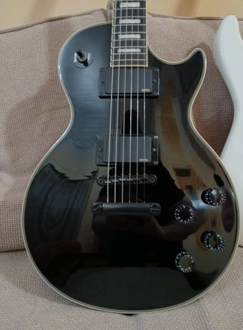 Charvel Pro-Mod San Dimas - Epiphone Matt Heafy Signature Les Paul