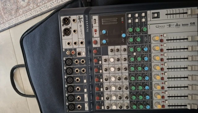Soundcraft Signature 10