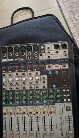 Soundcraft Signature 10