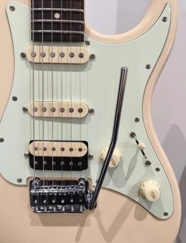 Sire Larry carlton s3