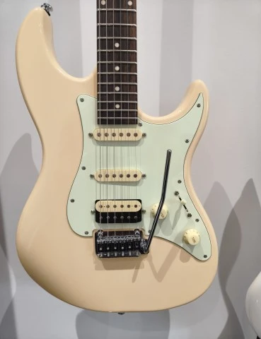 Sire Larry carlton s3