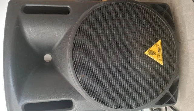 Behringer Eurolive B212A