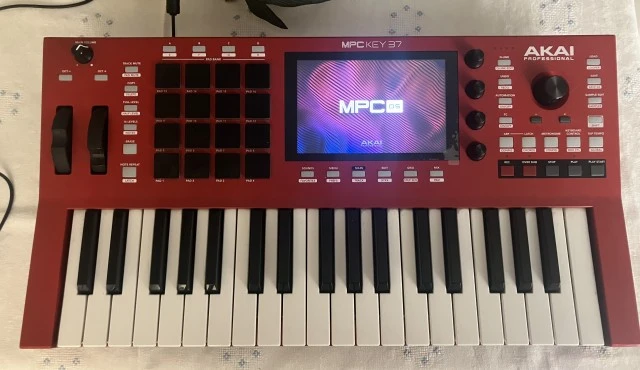 Akai MPC Key 37