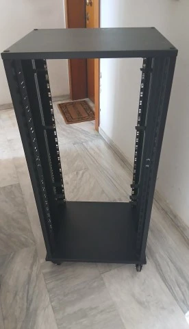 Millenium Rack 24U