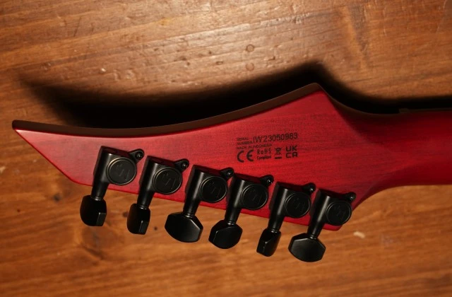 Solar Guitars E2.6ROP+