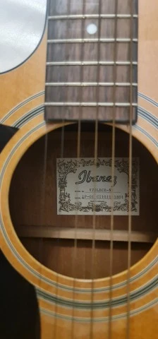 Ibanez V72LECE-NT Αριστερόχειρα