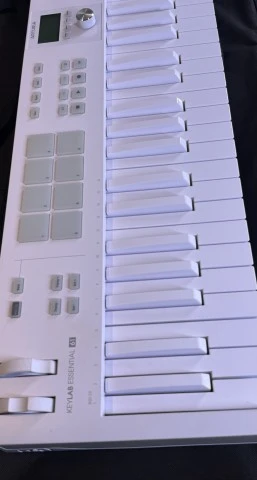 Arturia KeyLab Essential MK3 (Alpine White)