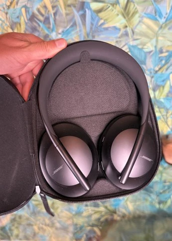 Bose 700