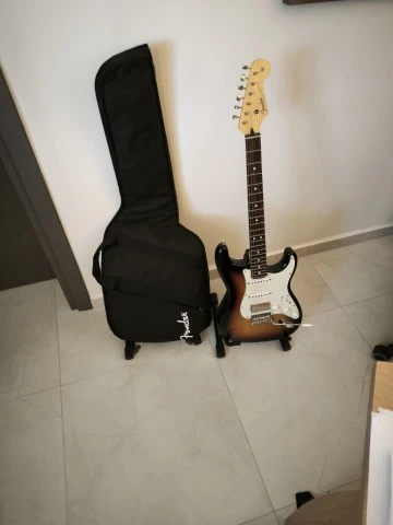 Fender Made in Japan Hybrid II Stratocaster