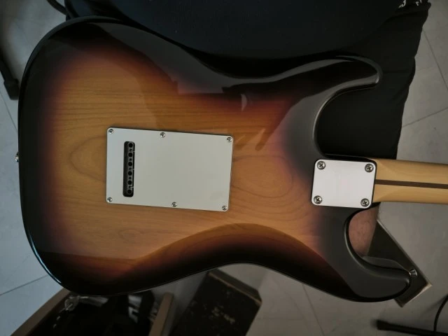 Fender Made in Japan Hybrid II Stratocaster