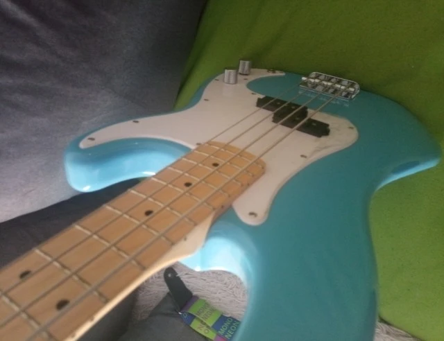 Squier Sonic Precision Bass