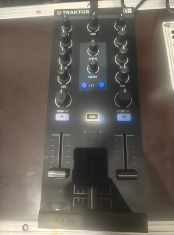 Native Instruments Traktor Kontrol X1 MK2