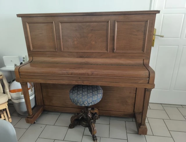 Jesse French and Sons Piano Co. Lagonda