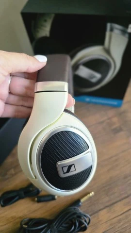 Sennheiser HD 599