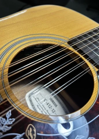 Yamaha FG412 Δωδεκάχορδη