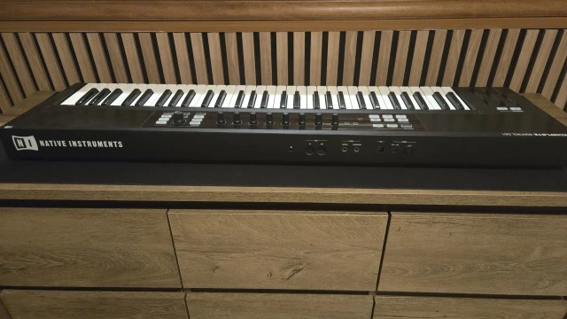 Native Instruments Komplete Kontrol S61