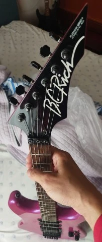 B.C. Rich Platinum ST