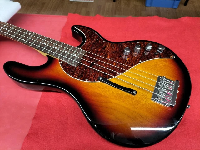 Line 6 Variax 700 Bass