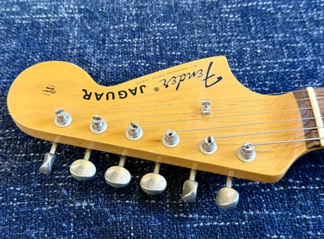 Fender Jaguar Kurt Cobain Tribute