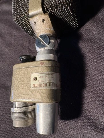AKG D20