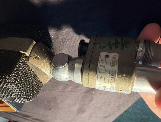 AKG D20